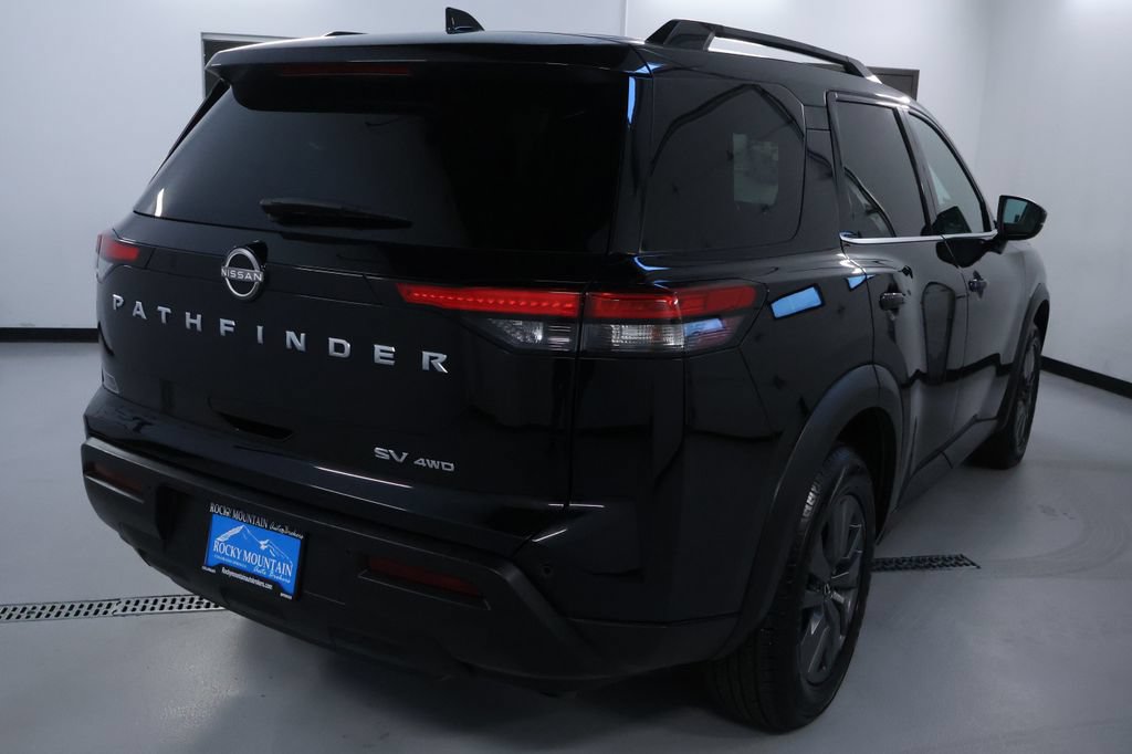 Used 2024 Nissan Pathfinder SV AWD/4WD image 7