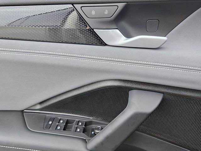 New 2026 Volkswagen Tiguan SE R-Line image 28