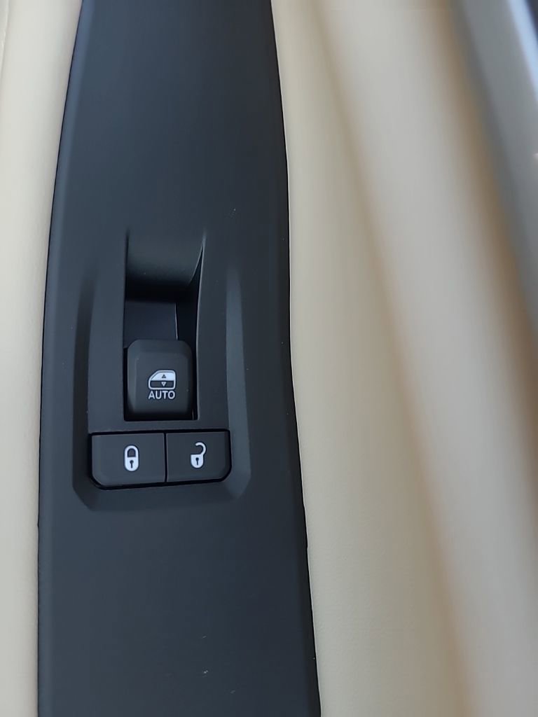 New 2025 Jeep Grand Cherokee Limited w/ Luxury Tech Group II image 25