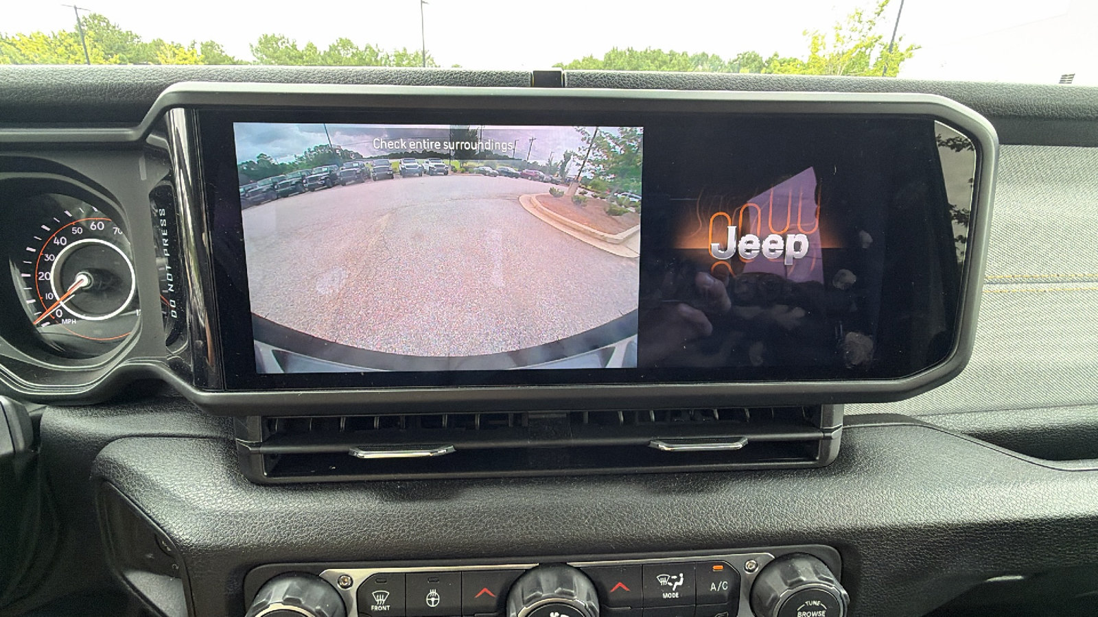 Used 2026 Jeep Wrangler Sport AWD/4WD image 30