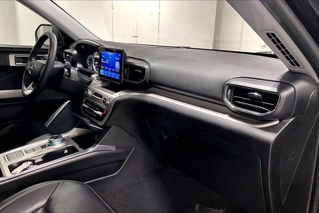 Used 2023 Ford Explorer XLT w/ Equipment Group 202A image 19