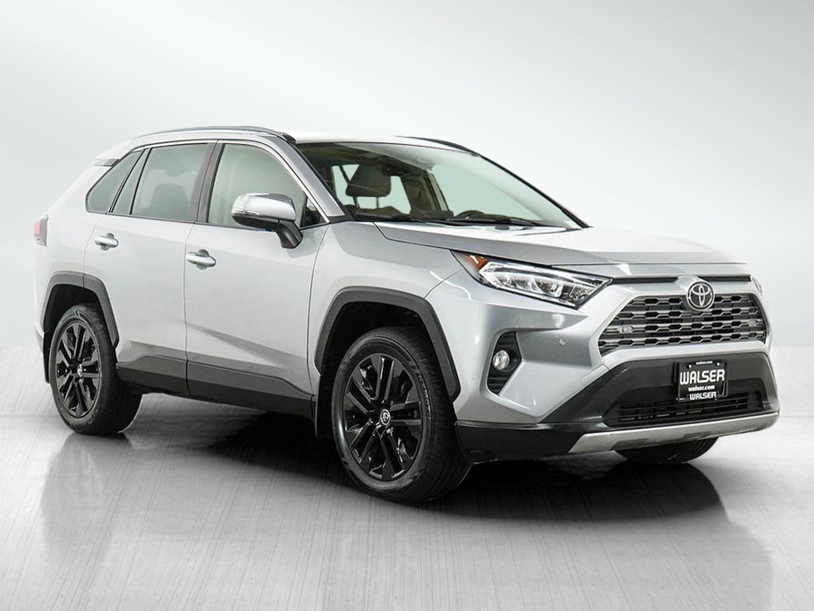 Used 2019 Toyota RAV4 Limited w/ Cold Weather Package AWD/4WD image 7