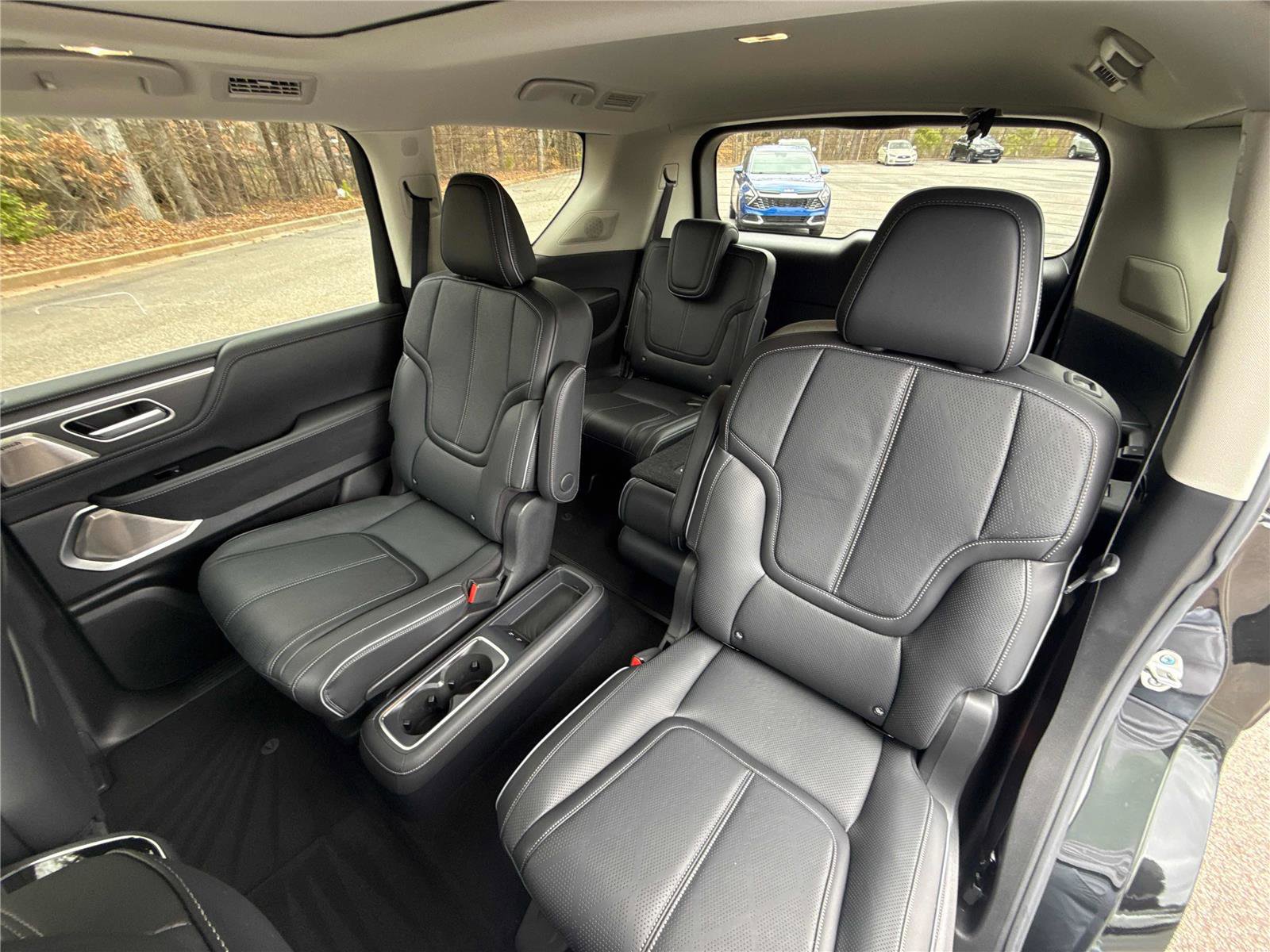 Certified 2025 INFINITI QX80 Sensory image 12