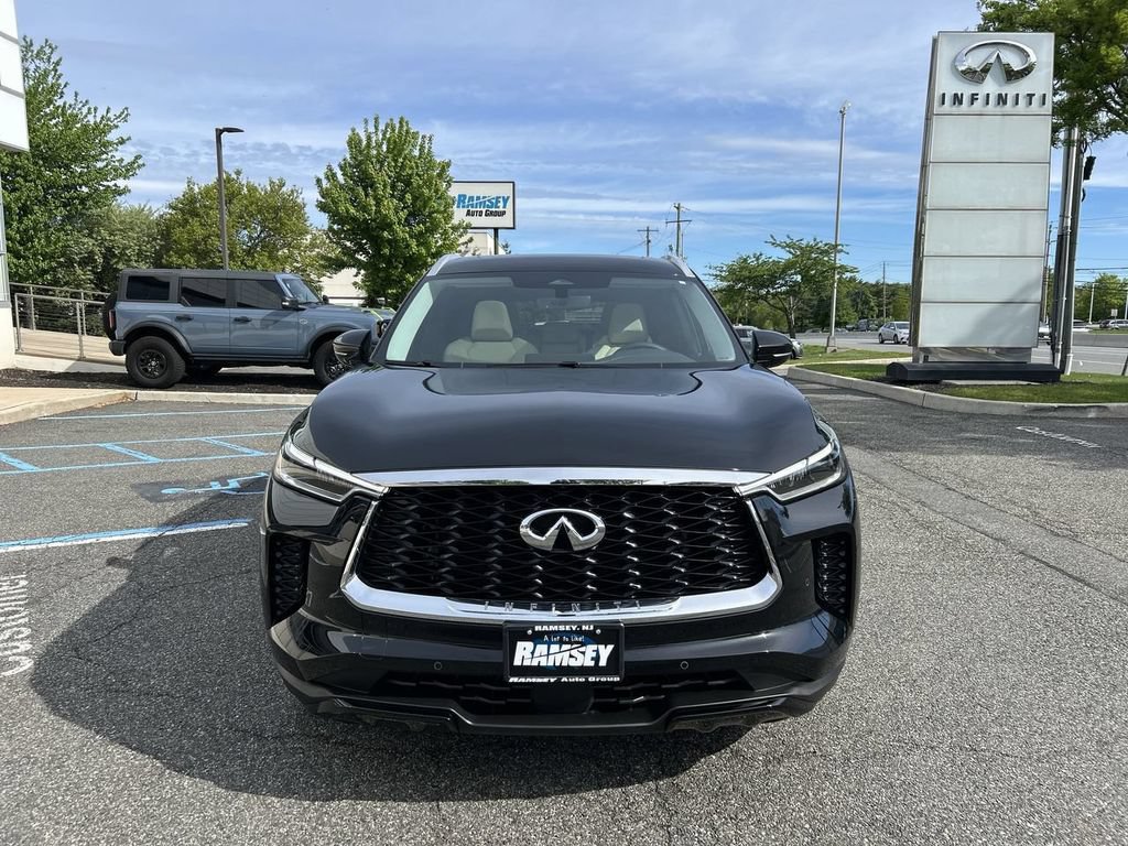 Certified 2023 INFINITI QX60 Luxe w/ Cargo Package AWD/4WD image 3