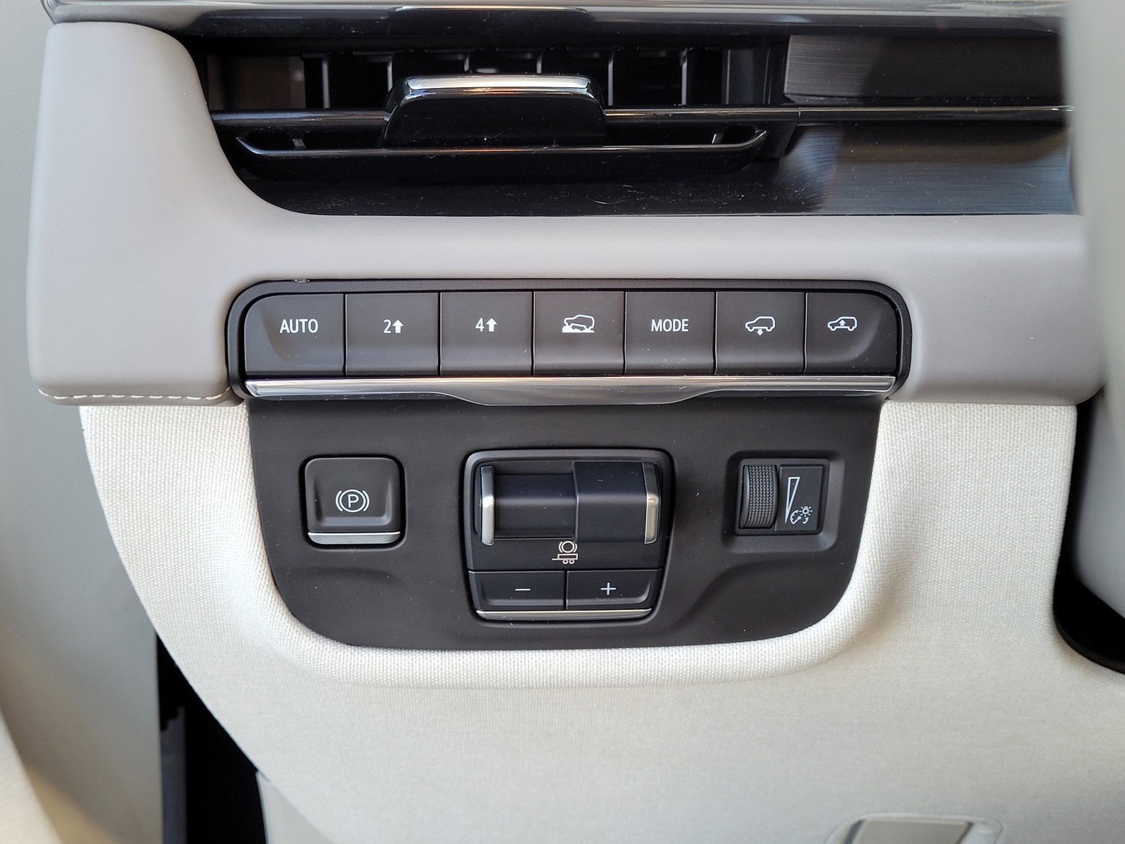 Used 2021 Cadillac Escalade Sport Platinum image 17