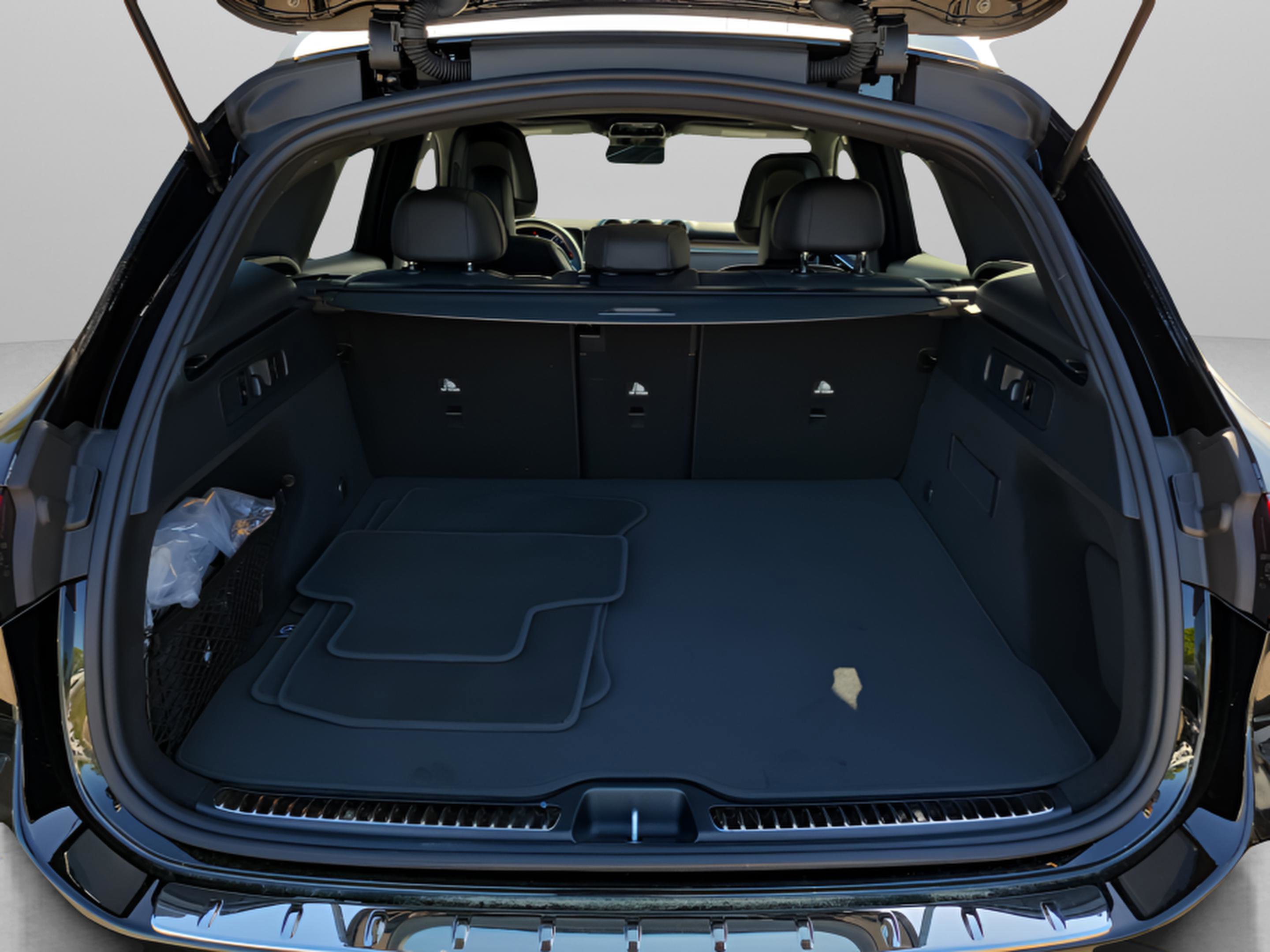 Used 2026 Mercedes-Benz GLC 300 4MATIC image 9