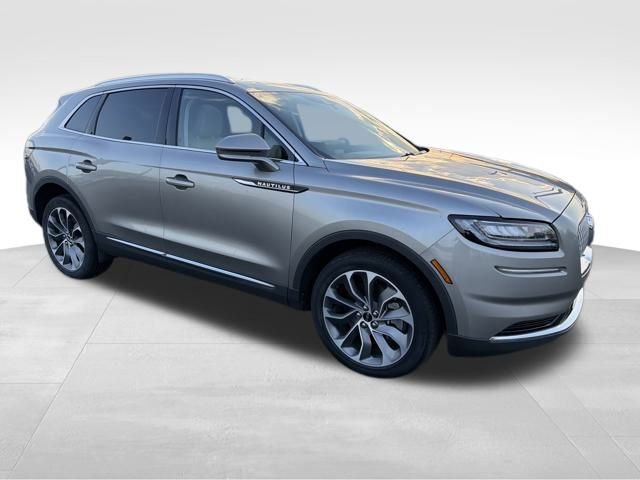 Used 2023 Lincoln Nautilus Reserve image 11