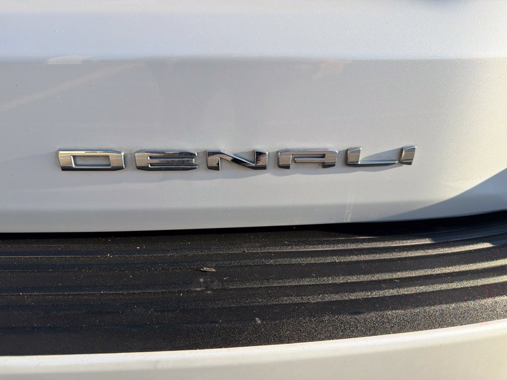 Used 2023 GMC Yukon XL Denali Ultimate AWD/4WD image 15