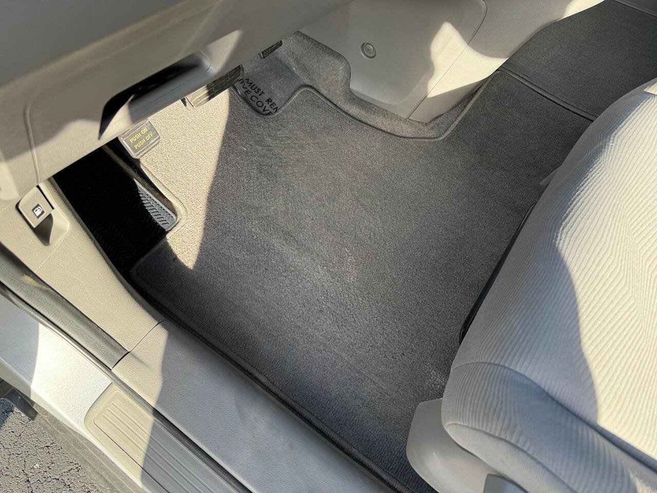 Used 2011 Honda CR-V LX image 11
