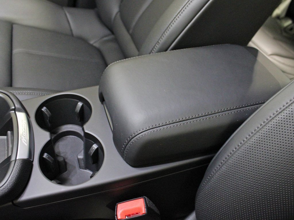 Certified 2026 Porsche Macan AWD/4WD image 31