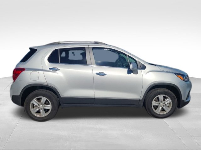 Certified 2019 Chevrolet Trax LT w/ LT Convenience Package AWD/4WD image 2
