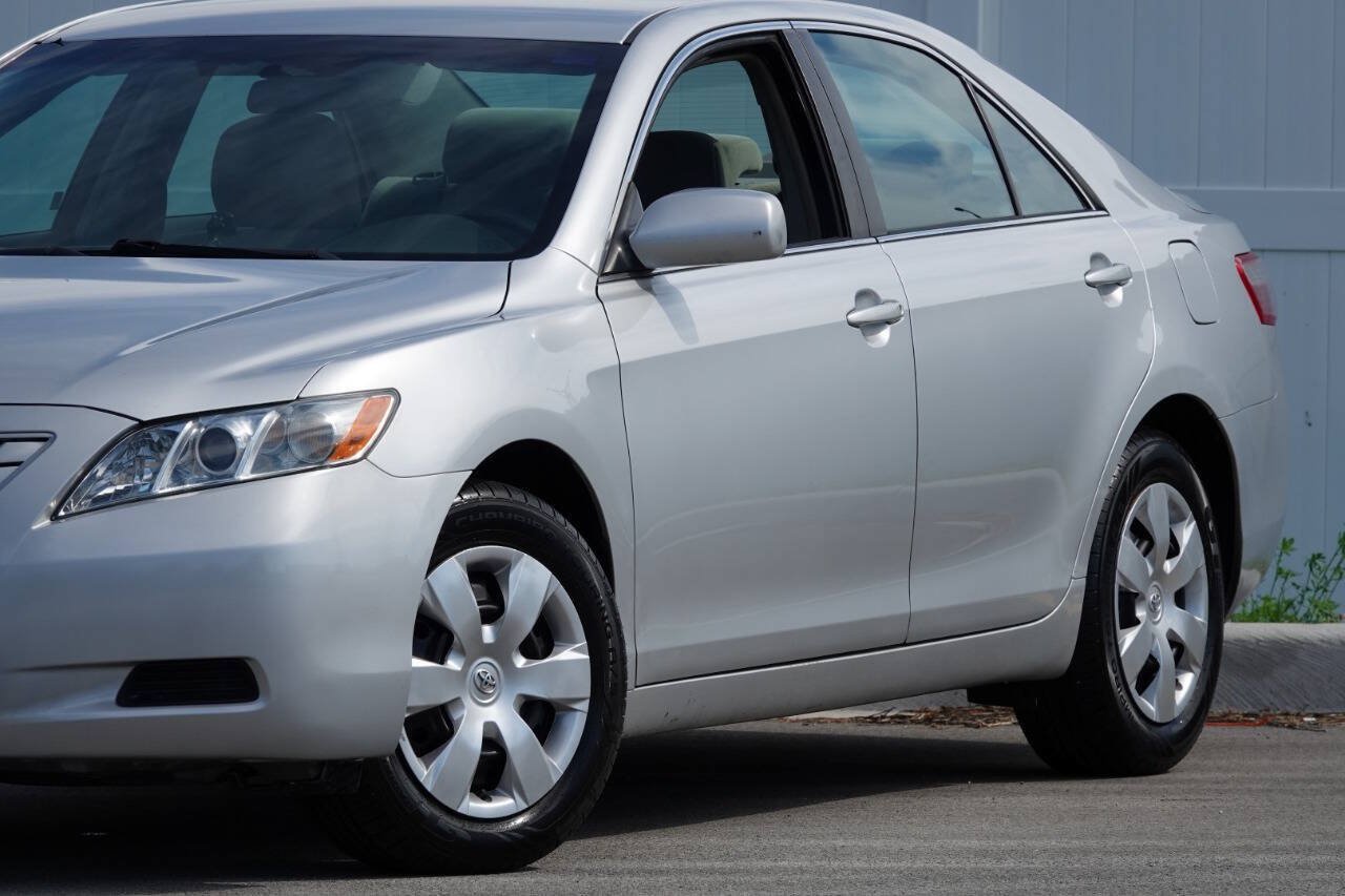 Used 2008 Toyota Camry FWD image 3