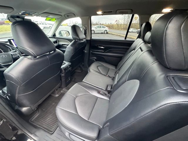 Used 2024 Toyota Grand Highlander XLE image 16