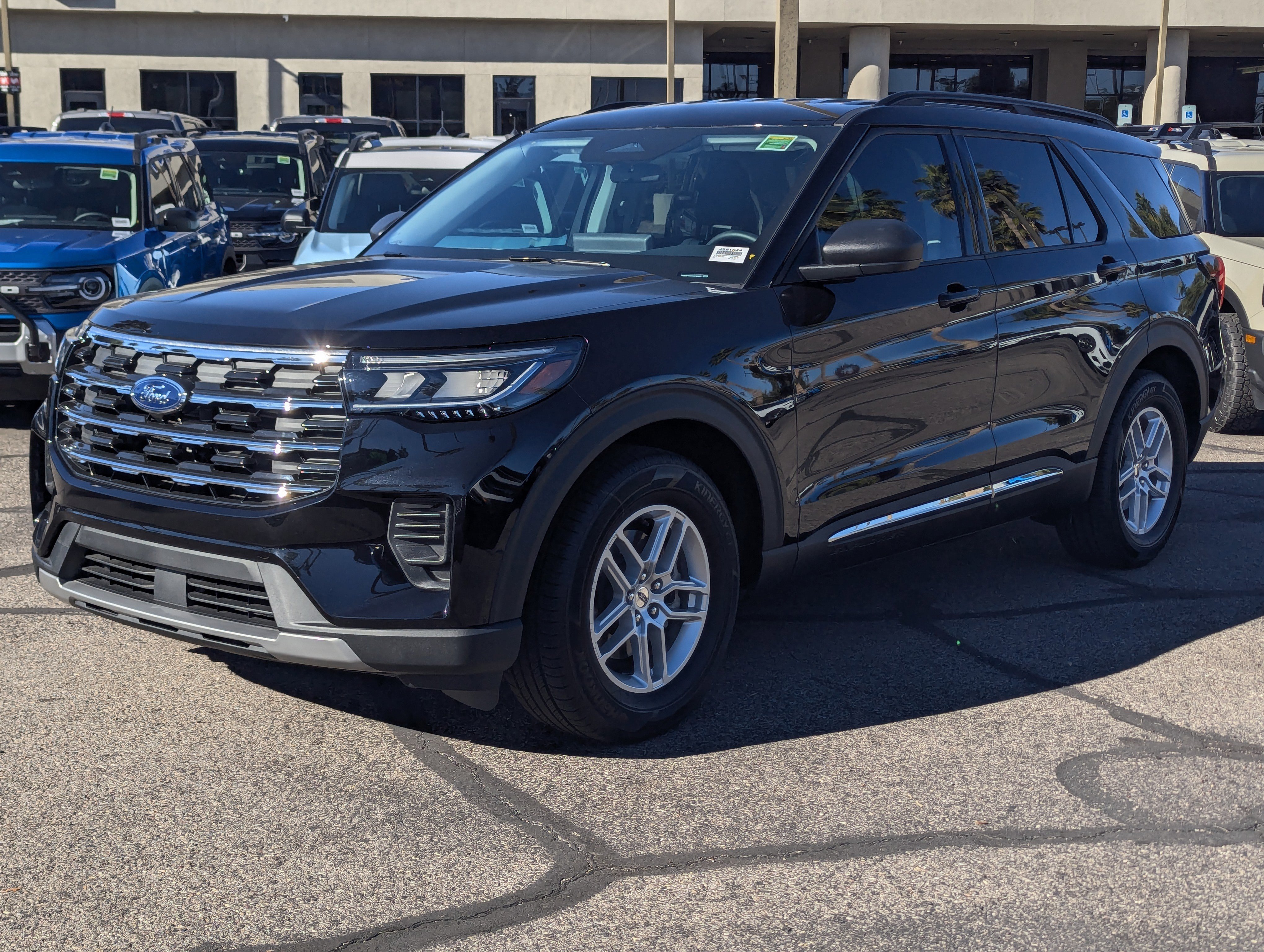 New 2025 Ford Explorer Active image 5