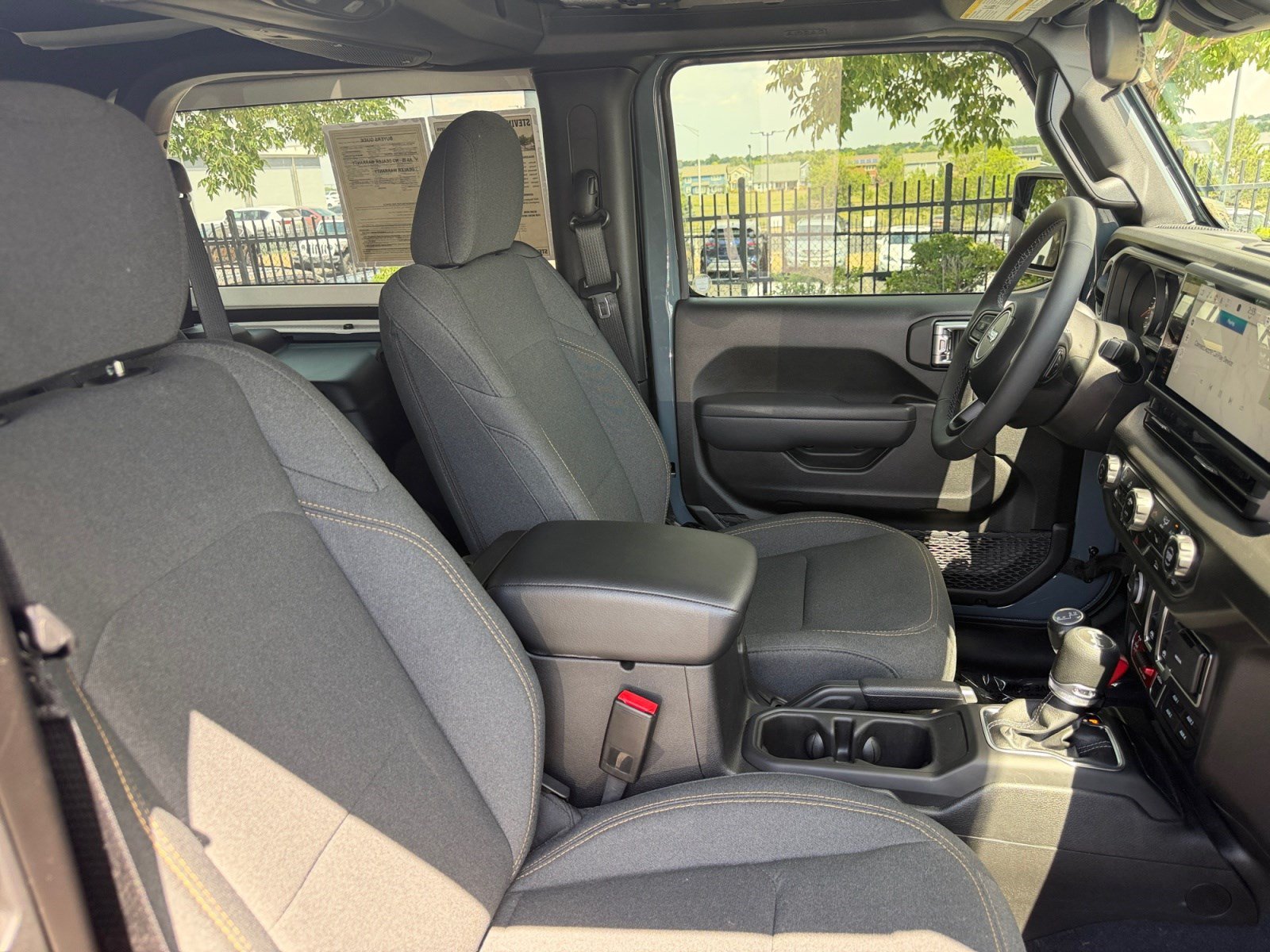 Used 2025 Jeep Wrangler Sport AWD/4WD image 19