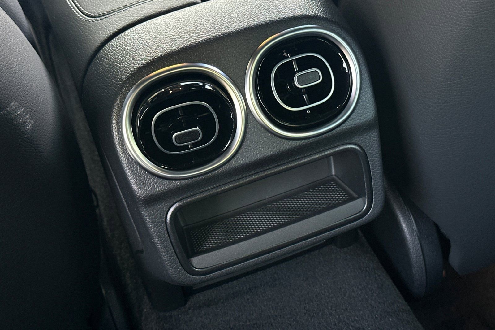 New 2025 Mercedes-Benz C 300 4MATIC Sedan image 24