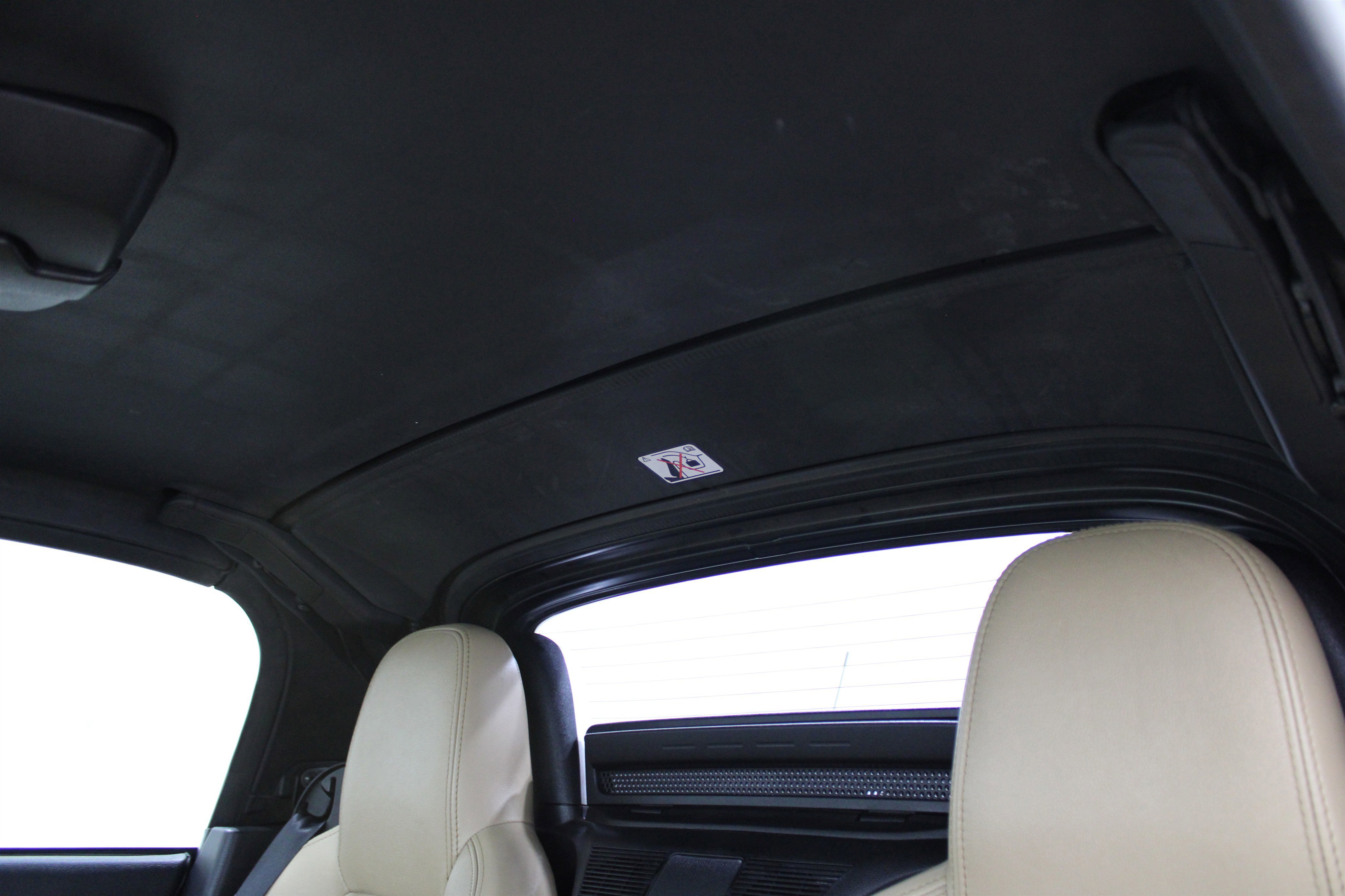 Used 2010 MAZDA MX-5 Miata Grand Touring w/ Premium Pkg image 20