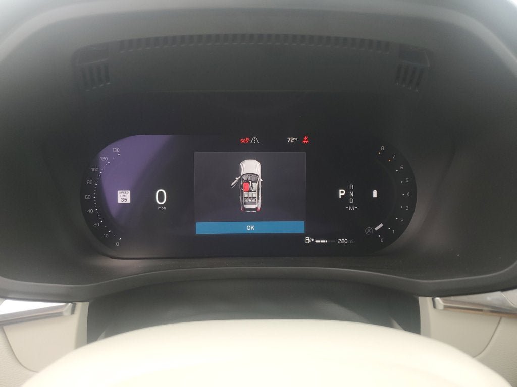 Used 2023 Volvo XC60 B5 Plus FWD image 26