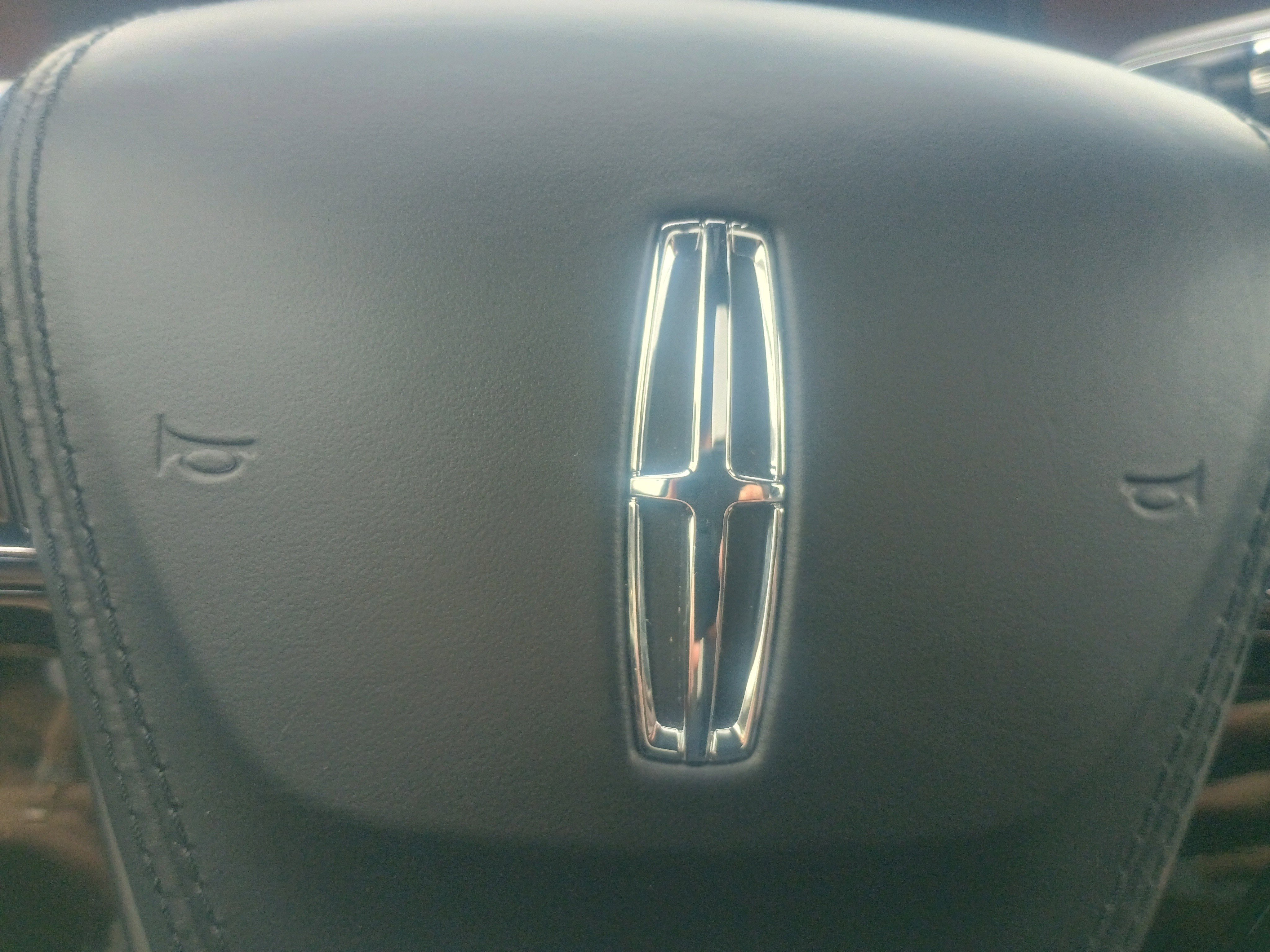 Used 2023 Lincoln Aviator Reserve image 24