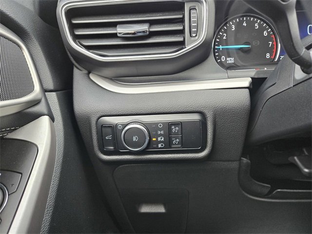 Used 2024 Ford Explorer XLT w/ Equipment Group 202A image 21