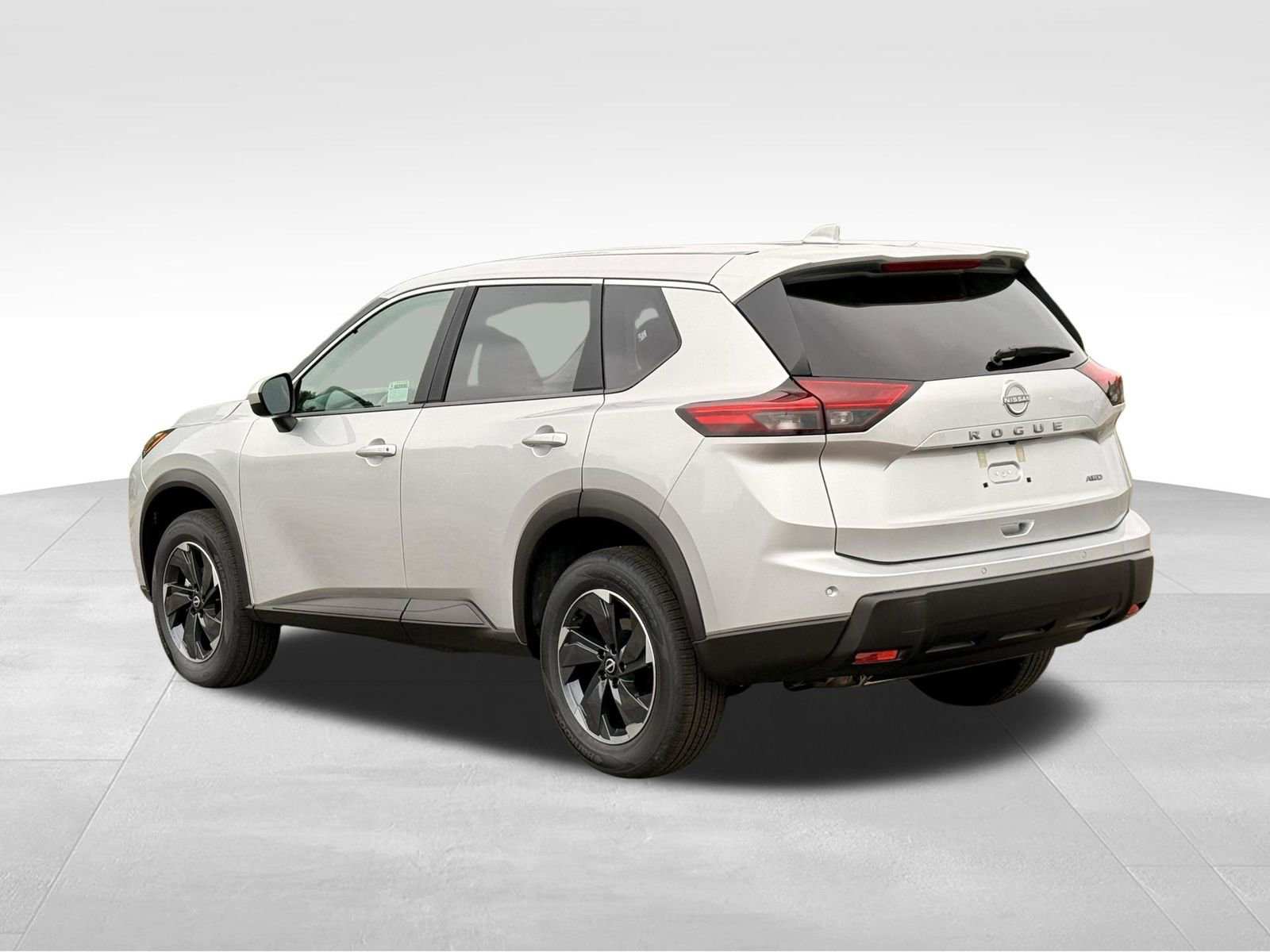 Used 2026 Nissan Rogue SV AWD/4WD image 3