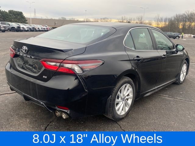 Used 2023 Toyota Camry SE image 4