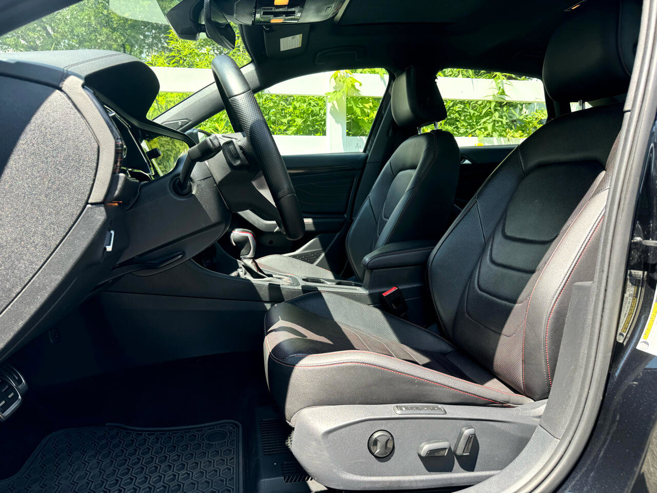 Used 2022 Volkswagen Jetta GLI Autobahn image 28