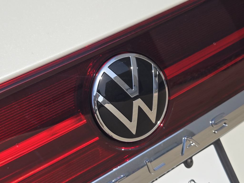 New 2026 Volkswagen Atlas SE FWD image 8
