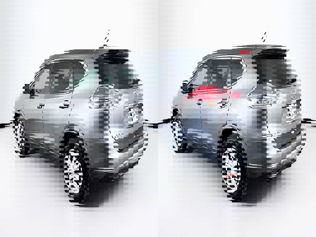 Used 2016 Nissan Rogue S image 4