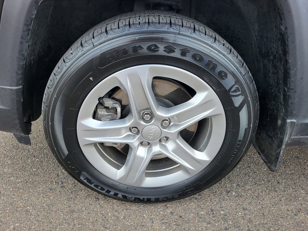 Used 2023 Jeep Compass Latitude image 11