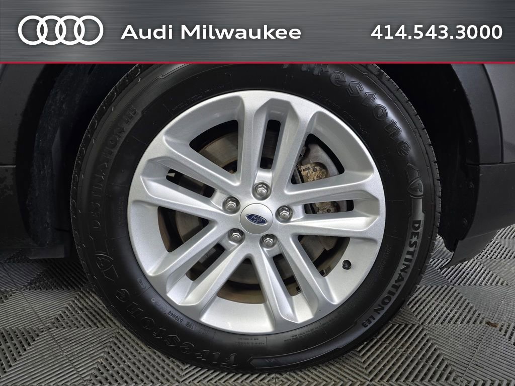 Used 2014 Ford Explorer XLT w/ Equipment Group 202A image 2