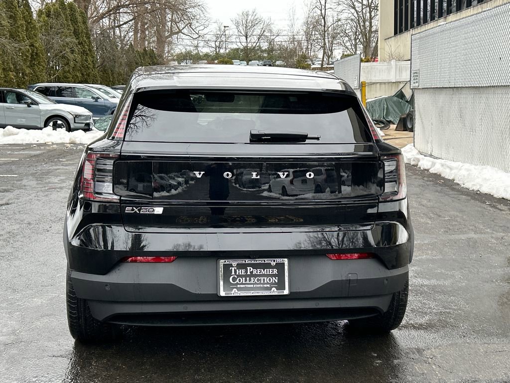 New 2026 Volvo EX30 Plus w/ Climate Package image 3