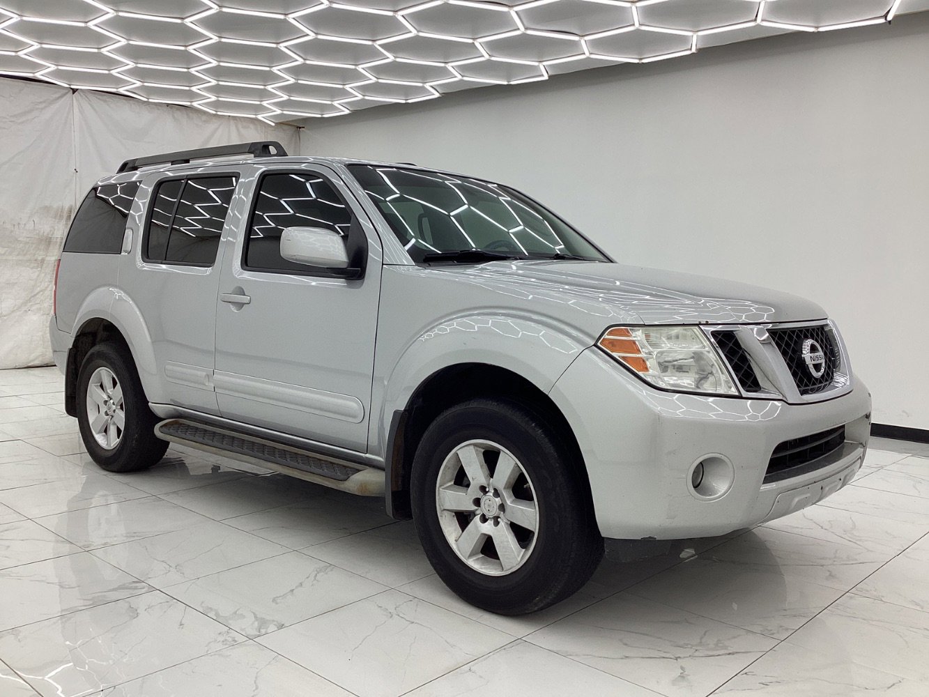 Used 2011 Nissan Pathfinder SV AWD/4WD image 3