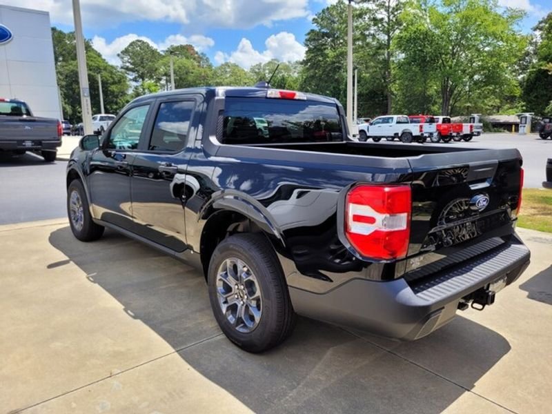 New 2025 Ford Maverick XLT w/ XLT Luxury Package FWD image 9