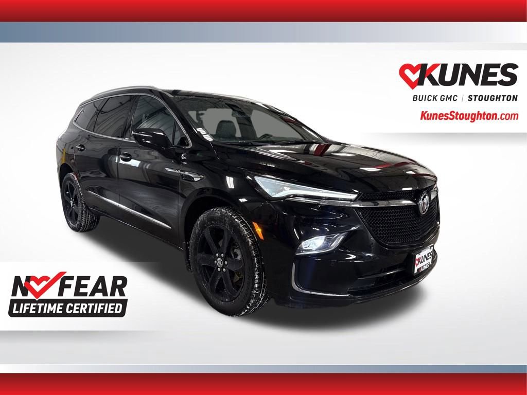 Used 2024 Buick Enclave Essence image 4