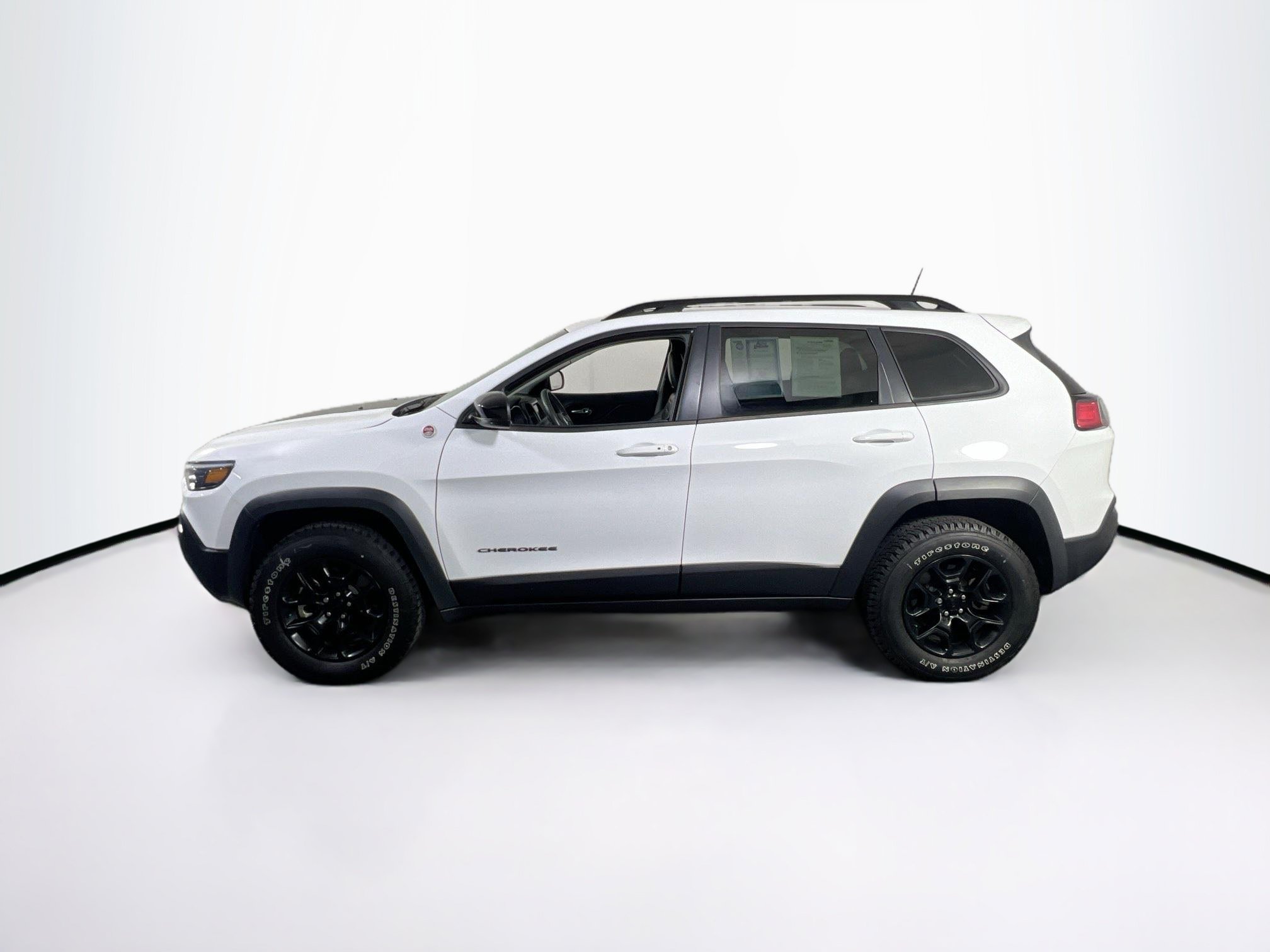Used 2022 Jeep Cherokee Trailhawk w/ Trailer Tow Group AWD/4WD image 8