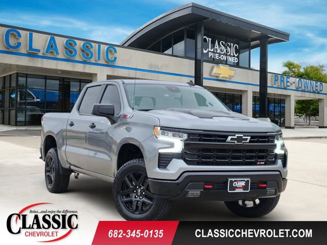Used 2024 Chevrolet Silverado 1500 LT Trail Boss w/ Convenience Package II AWD/4WD image 1
