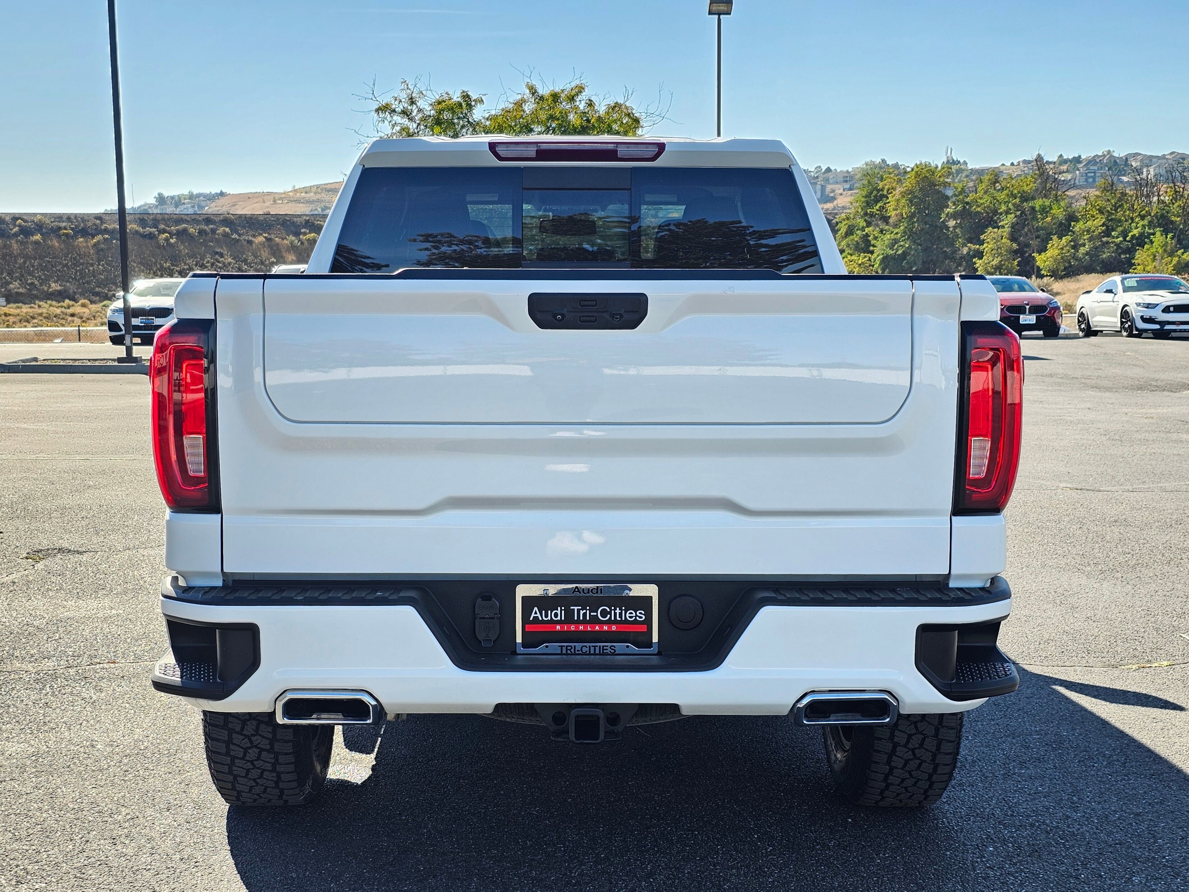 Used 2022 GMC Sierra 1500 AT4 w/ AT4 Preferred Package image 5