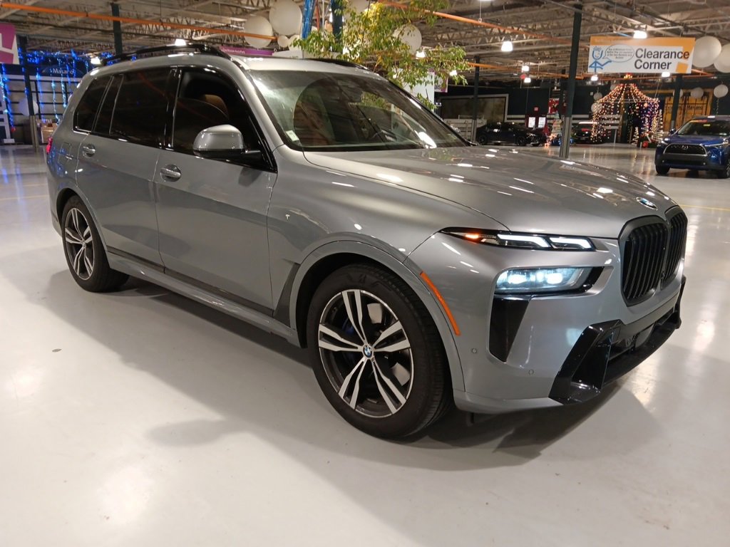 Certified 2023 BMW X7 xDrive40i w/ Executive Package image 4