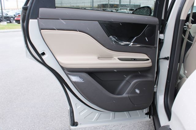 Used 2024 Lincoln Corsair Premiere image 30