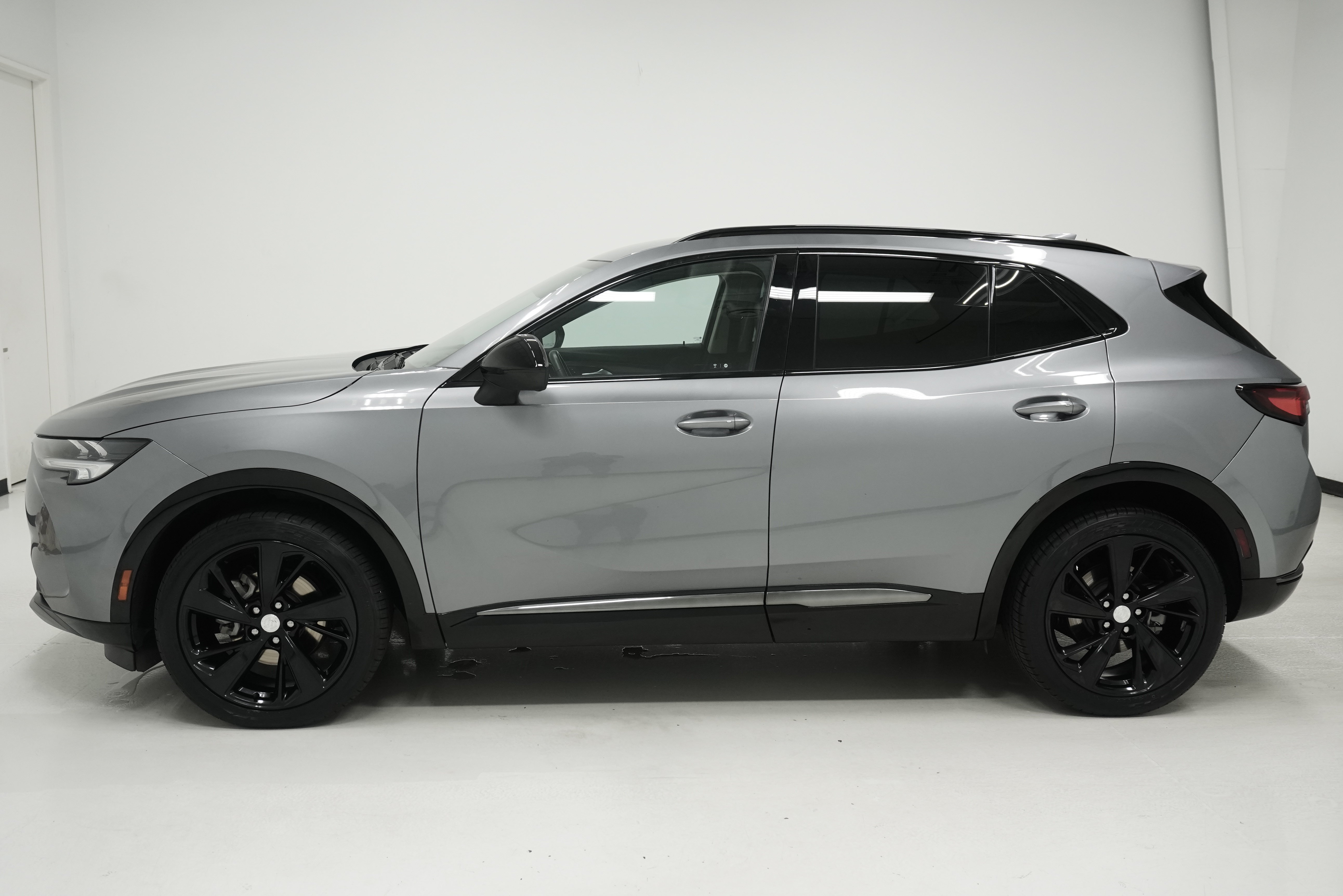 Used 2021 Buick Envision Essence w/ Sport Touring Package FWD image 7