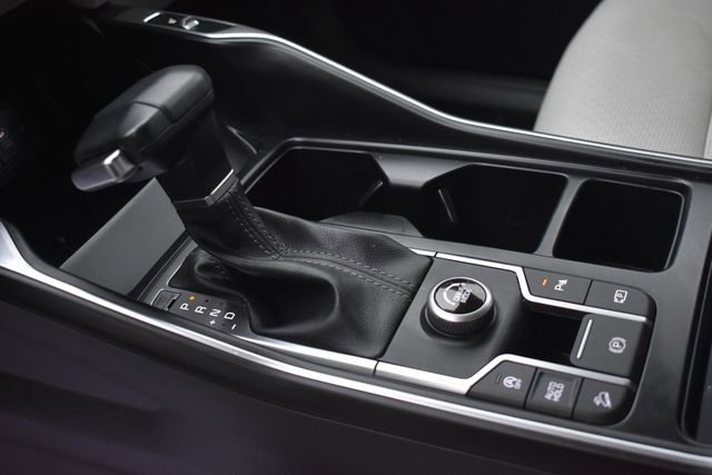 Used 2025 Kia Sorento S image 24