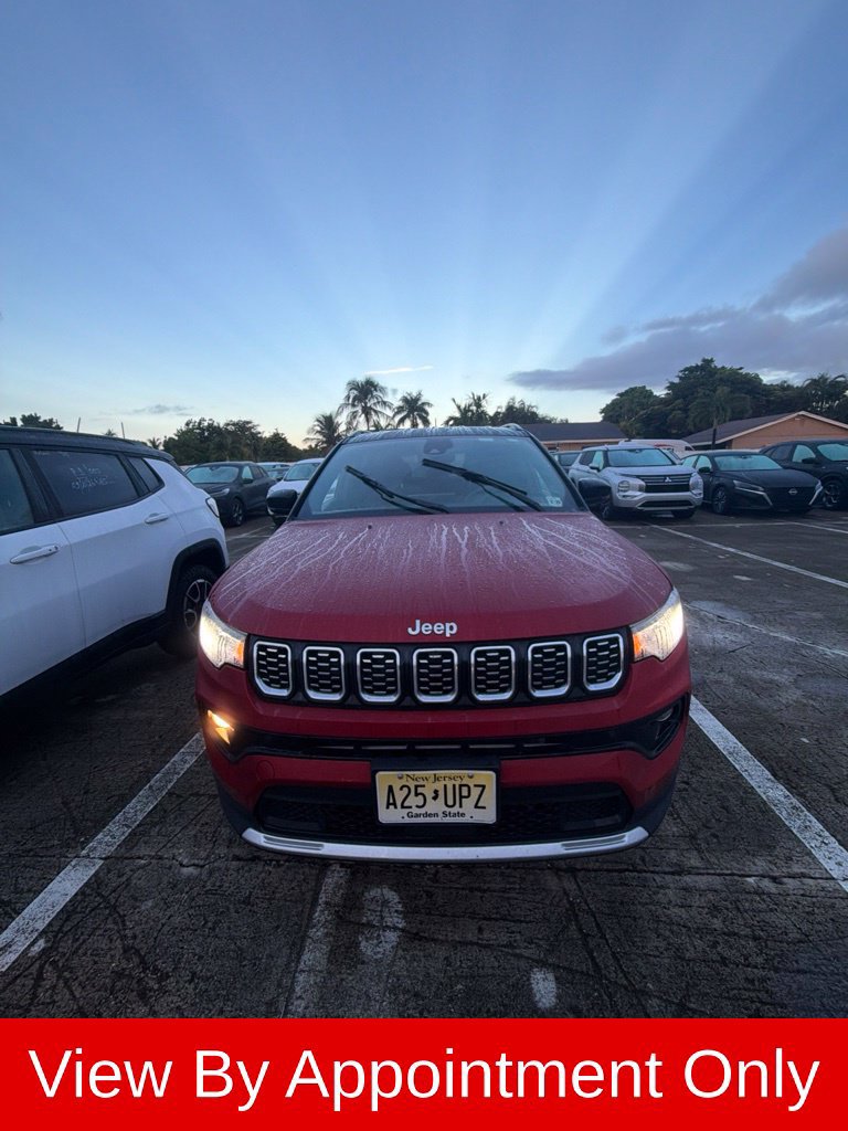 Used 2025 Jeep Compass Limited AWD/4WD image 5