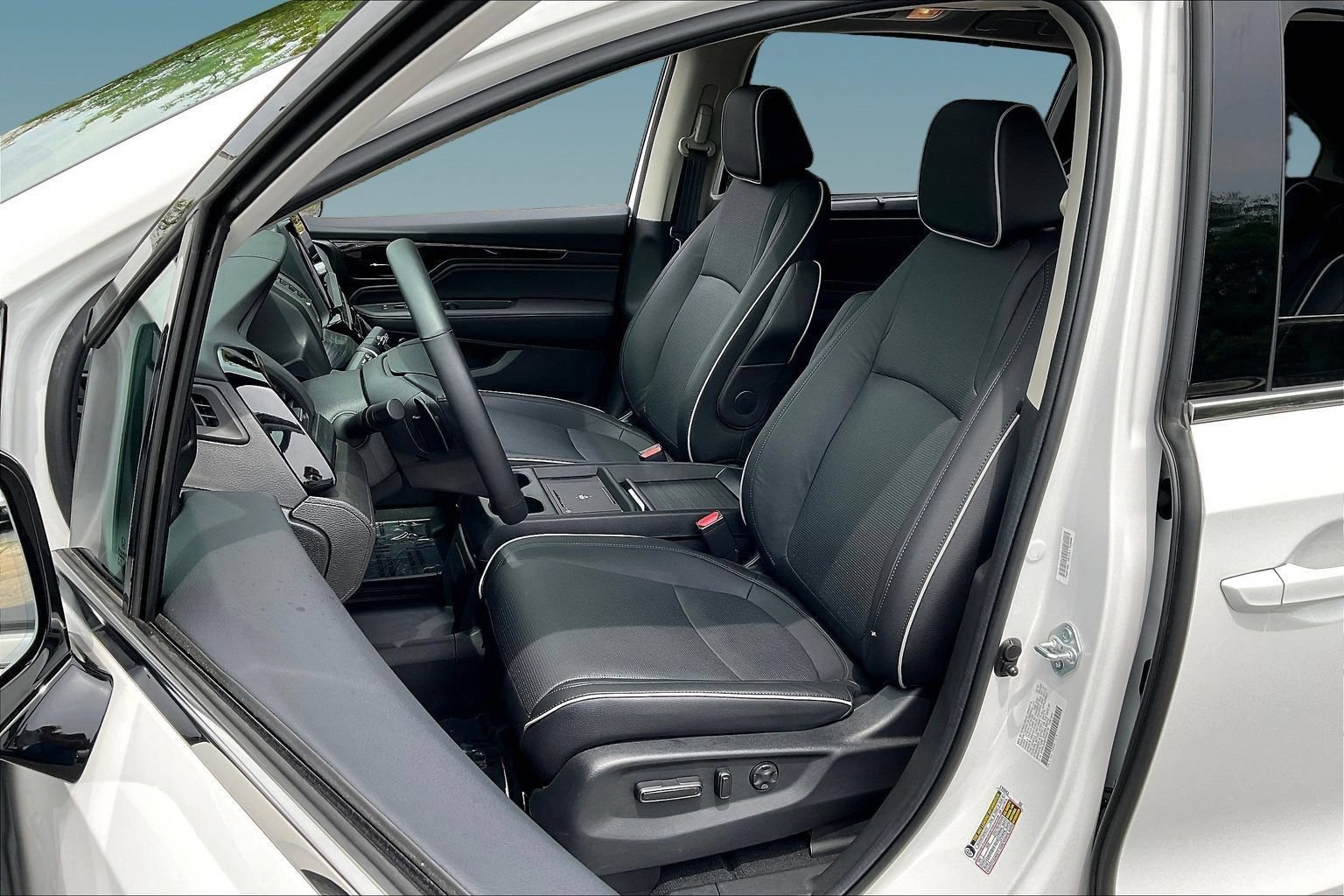 Used 2026 Honda Odyssey Elite image 21