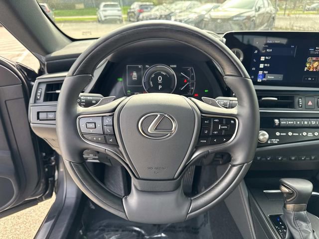 Certified 2025 Lexus ES 300h Ultra Luxury image 27