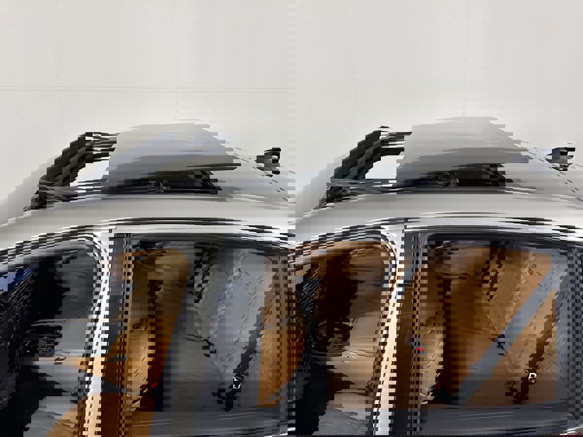 Used 2024 Lexus LS 500 w/ Interior Upgrade Package image 28