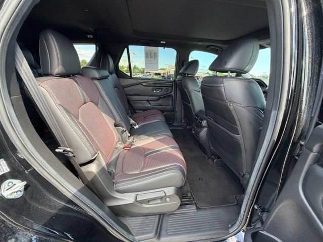 Used 2025 Honda Pilot Black Edition image 30