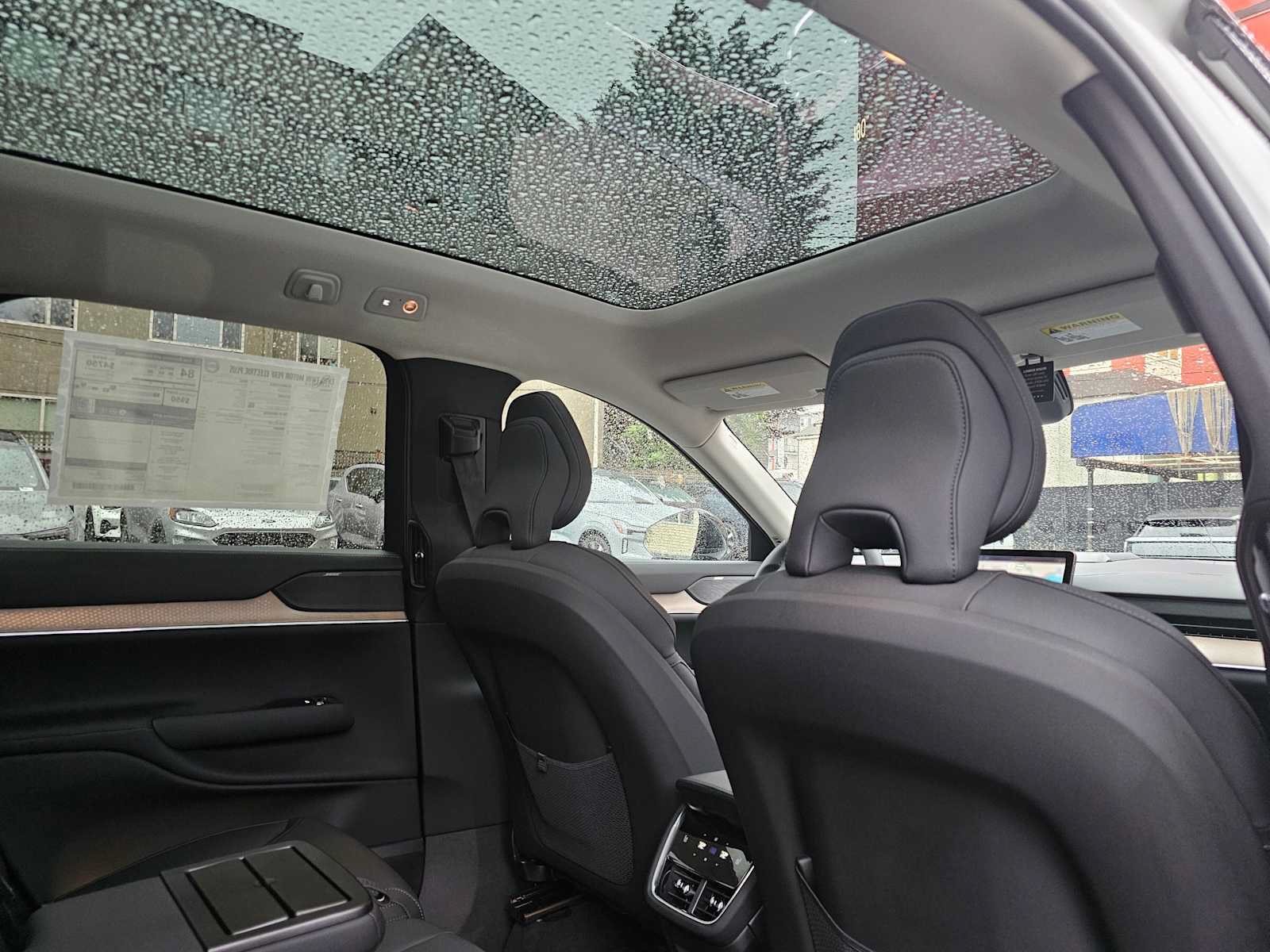 New 2025 Volvo EX90 Plus w/ Protection Package Premier AWD/4WD image 13