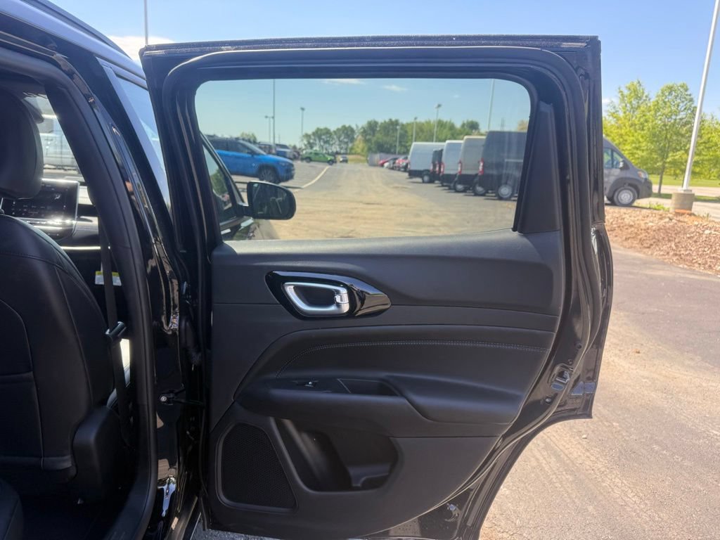 New 2026 Jeep Compass Limited AWD/4WD image 40