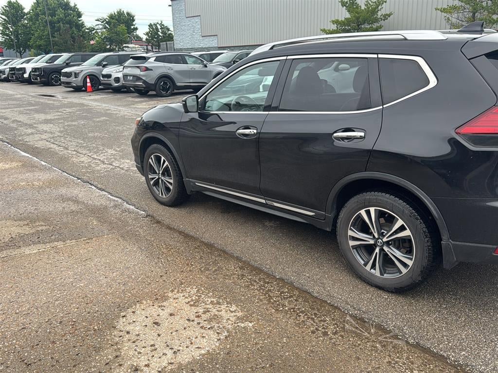 Used 2017 Nissan Rogue SL AWD/4WD image 4